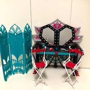 Monster High Set: Frights, Camera, Action Dressing Room Accessory Pack